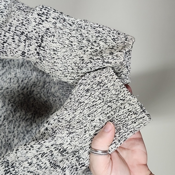 Sherpa lined heathered chunky knit hooded sweater toggle closure Womens medium. - Picture 8 of 9